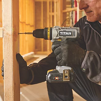 Titan TTI886DRS 18V 2 x 2.0Ah Li Ion TXP Cordless Drill Driver